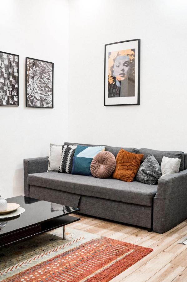 Stylish And Spacious ! Central Location Kazincy Netflix ブダペスト エクステリア 写真