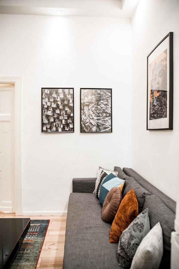 Stylish And Spacious ! Central Location Kazincy Netflix ブダペスト エクステリア 写真